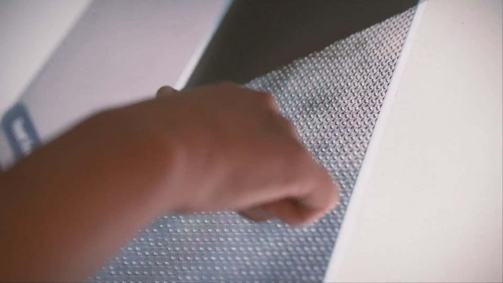 Interactive product presentation on a touchscreen during a demonstration